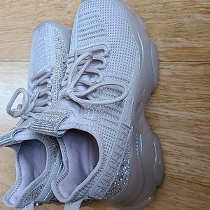 STEVE MADDEN Women's Maxima Rhinestone-Trim Trainer in Blush *size 7.5*